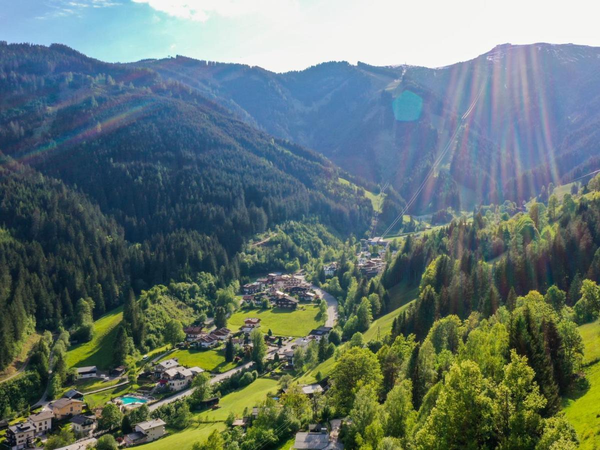 Der Sonnberg Alpinlodges - Apartments Mit Seeblick, Privater Sauna Und Self Check-In 젤암제 외부 사진