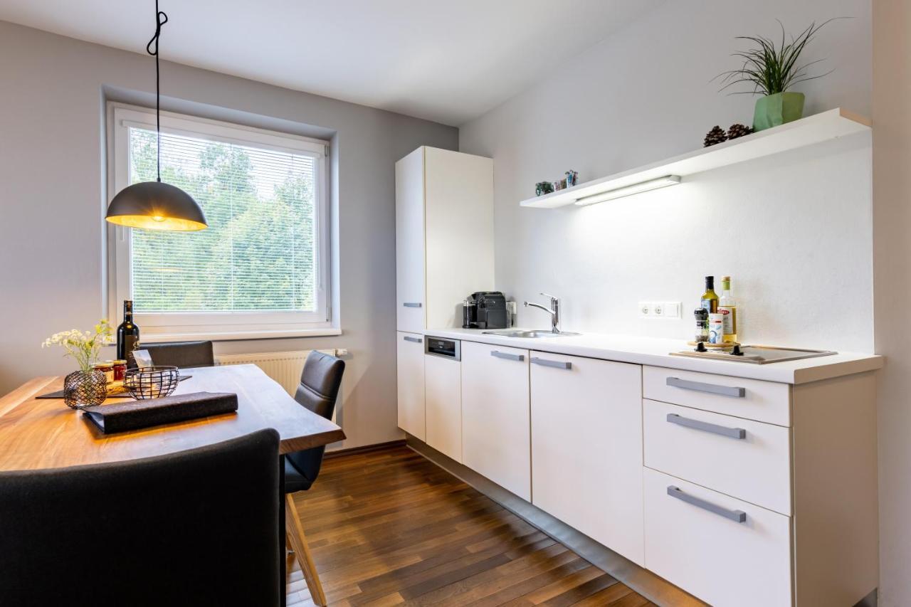 Der Sonnberg Alpinlodges - Apartments Mit Seeblick, Privater Sauna Und Self Check-In 젤암제 외부 사진