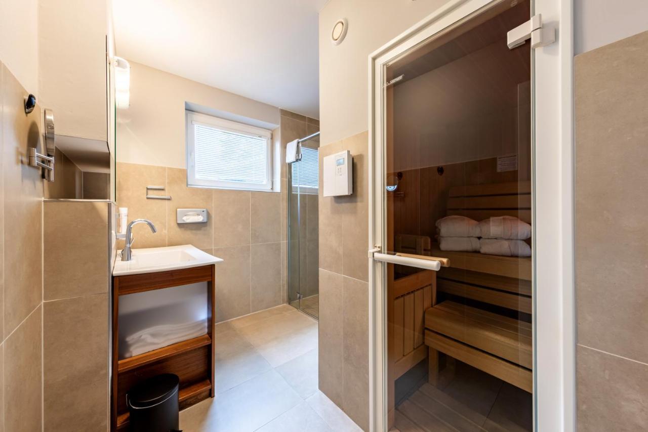Der Sonnberg Alpinlodges - Apartments Mit Seeblick, Privater Sauna Und Self Check-In 젤암제 외부 사진