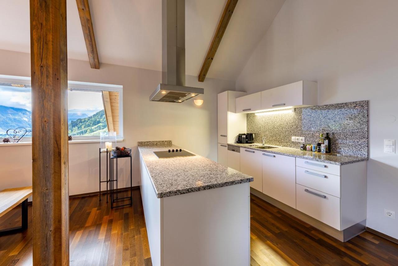 Der Sonnberg Alpinlodges - Apartments Mit Seeblick, Privater Sauna Und Self Check-In 젤암제 외부 사진