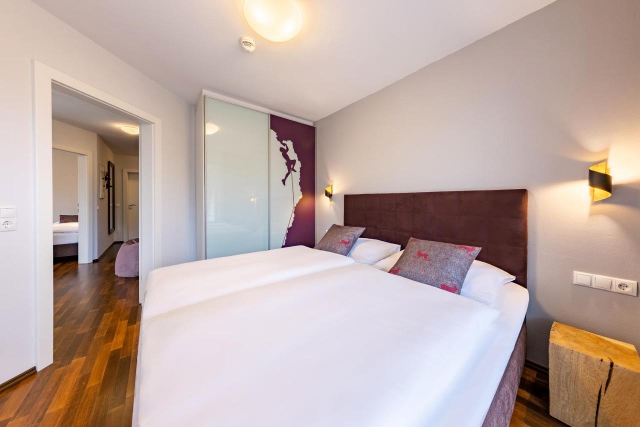 Der Sonnberg Alpinlodges - Apartments Mit Seeblick, Privater Sauna Und Self Check-In 젤암제 외부 사진