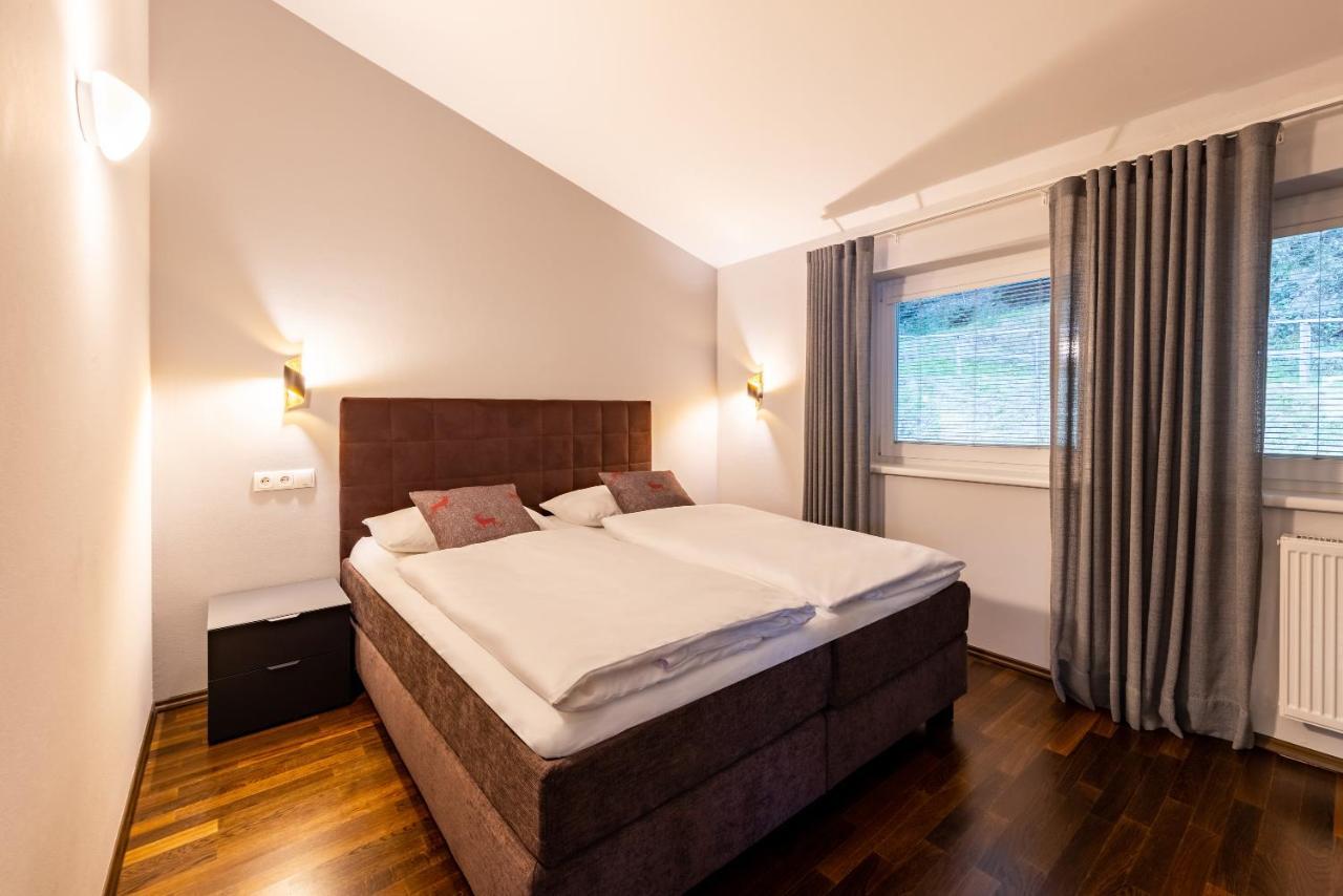 Der Sonnberg Alpinlodges - Apartments Mit Seeblick, Privater Sauna Und Self Check-In 젤암제 외부 사진