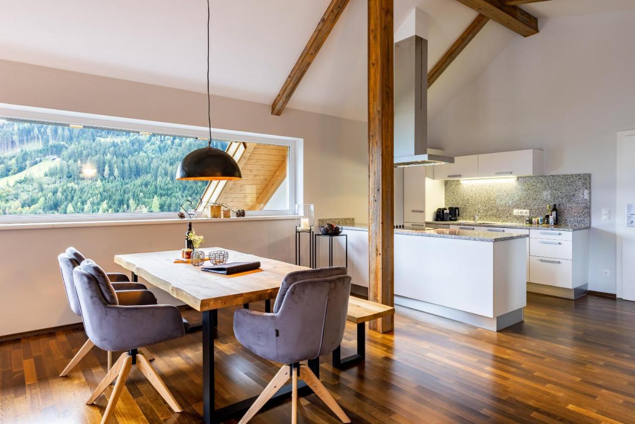 Der Sonnberg Alpinlodges - Apartments Mit Seeblick, Privater Sauna Und Self Check-In 젤암제 외부 사진