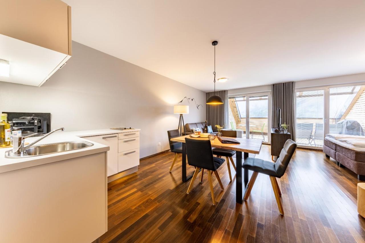 Der Sonnberg Alpinlodges - Apartments Mit Seeblick, Privater Sauna Und Self Check-In 젤암제 외부 사진