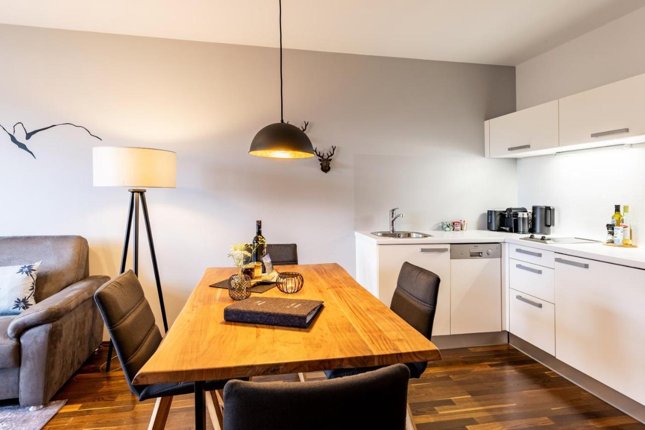 Der Sonnberg Alpinlodges - Apartments Mit Seeblick, Privater Sauna Und Self Check-In 젤암제 외부 사진