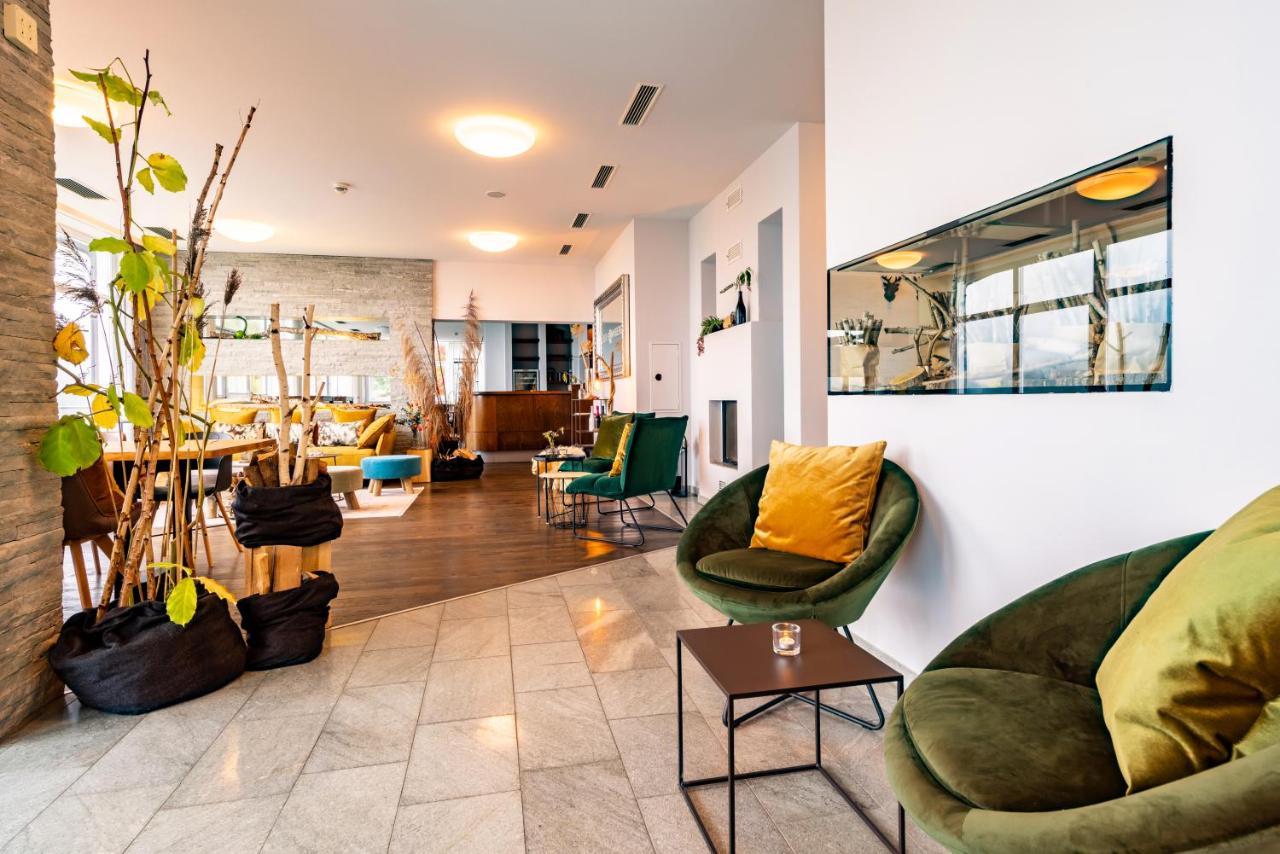 Der Sonnberg Alpinlodges - Apartments Mit Seeblick, Privater Sauna Und Self Check-In 젤암제 외부 사진
