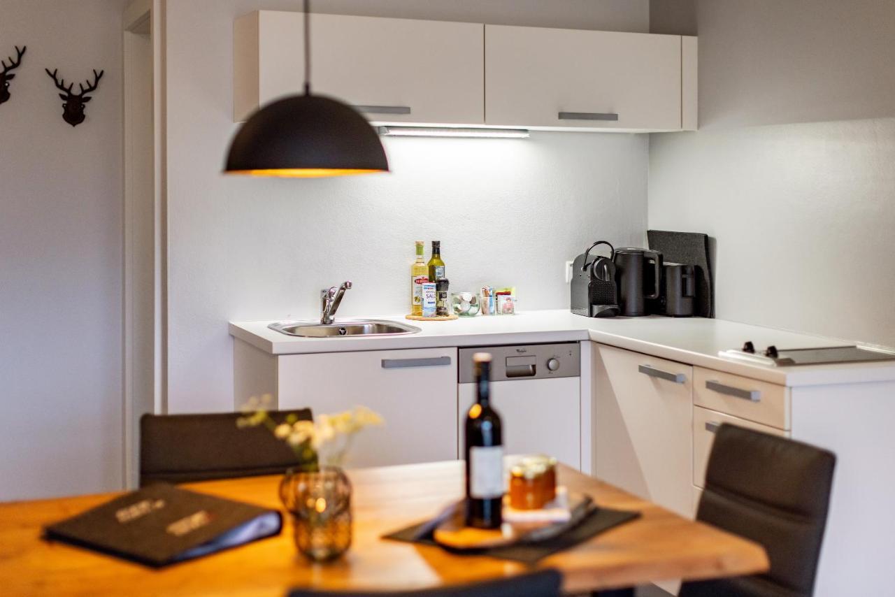 Der Sonnberg Alpinlodges - Apartments Mit Seeblick, Privater Sauna Und Self Check-In 젤암제 외부 사진