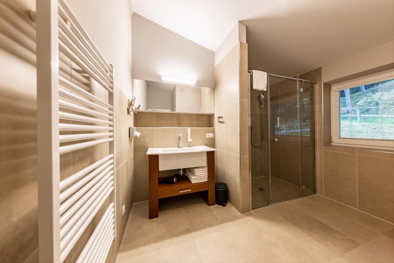 Der Sonnberg Alpinlodges - Apartments Mit Seeblick, Privater Sauna Und Self Check-In 젤암제 외부 사진