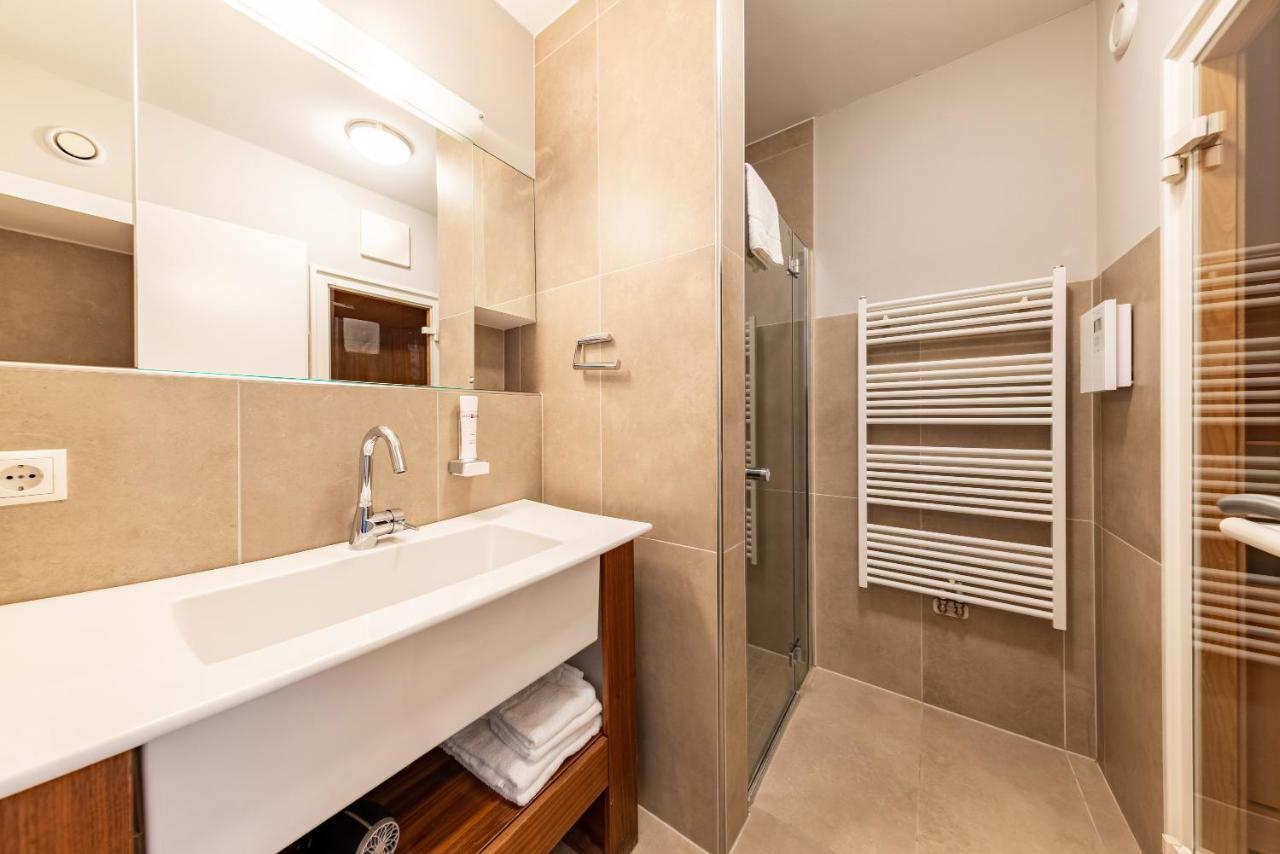 Der Sonnberg Alpinlodges - Apartments Mit Seeblick, Privater Sauna Und Self Check-In 젤암제 외부 사진